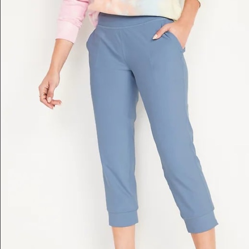 Powersoft cropped baby blue joggers NWOT